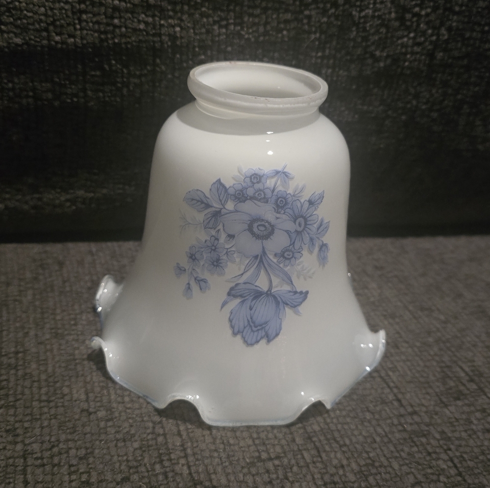 Vintage Floral Ruffled Glass Lamp Shade